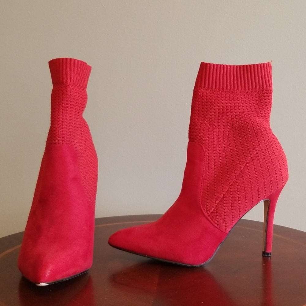 Red Catherine Malandrino booties